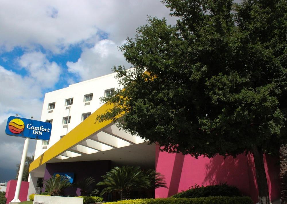 Comfort Inn Monterrey Valle Экстерьер фото