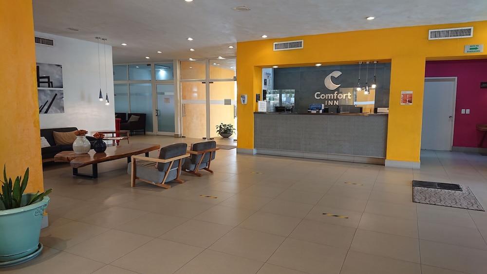 Comfort Inn Monterrey Valle Экстерьер фото